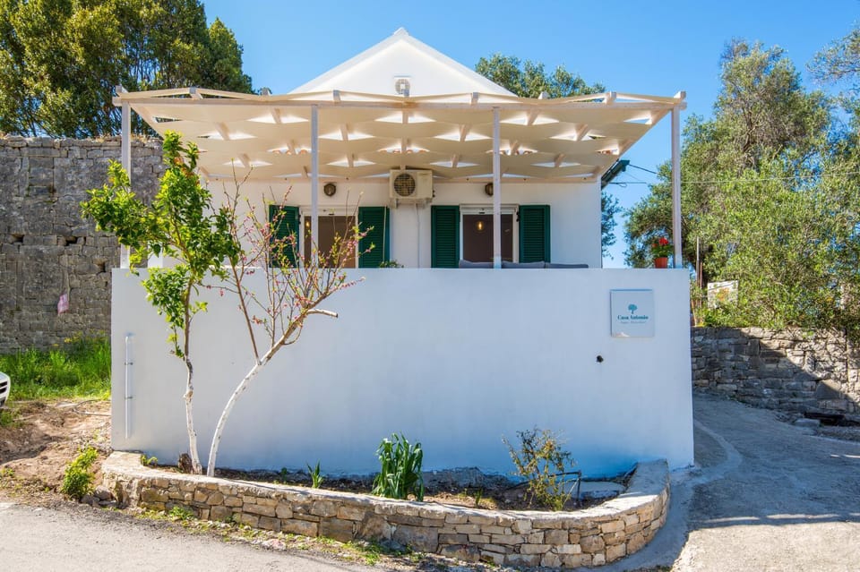 Property building, Day, Garden, Garden view