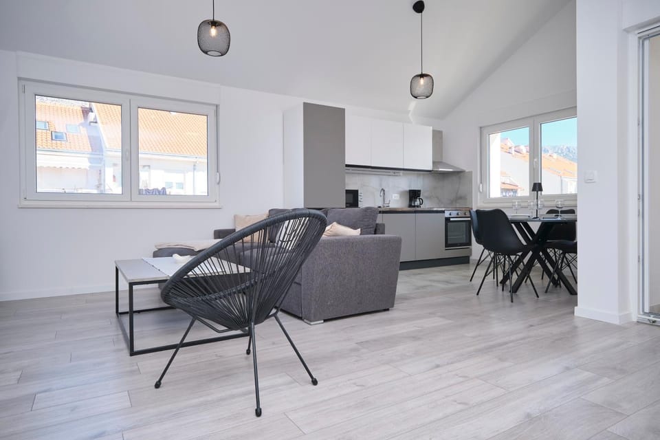 Kitchen or kitchenette, Living room, Dining area
