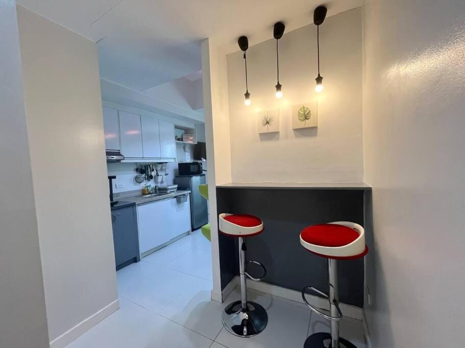 KL Tower Studio Near Greenbelt Makati Apartment in Pasay