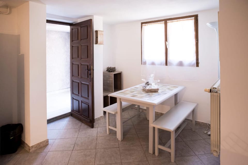 Bas de villa, Haute-Corse, vue montagne, 5min des plages House in Ghisonaccia