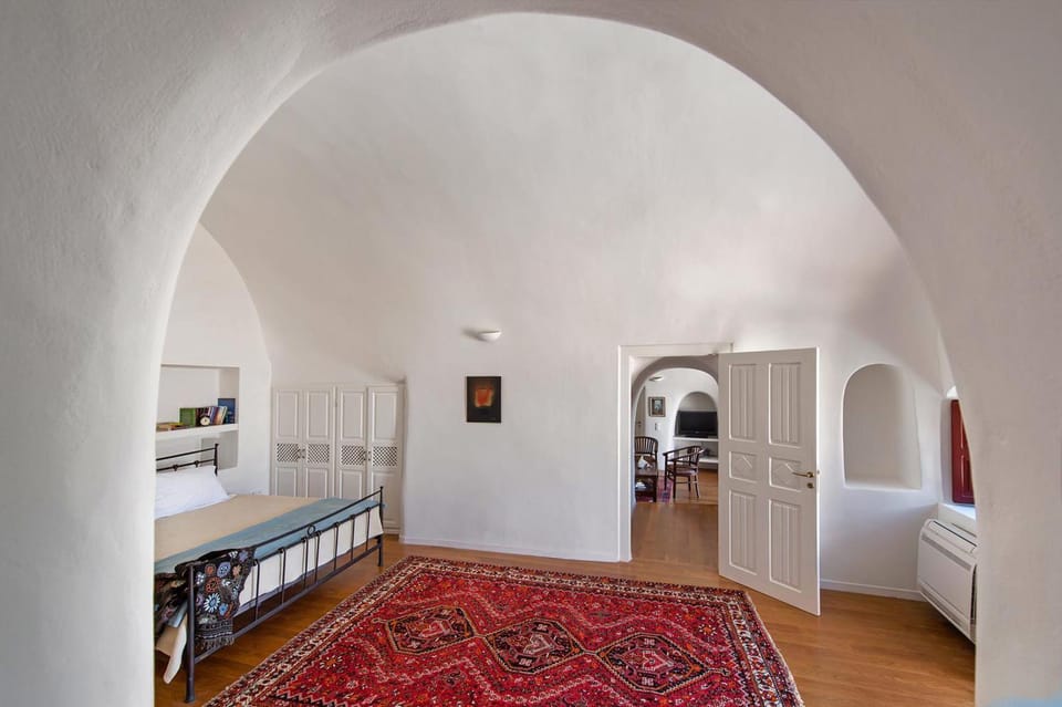 Bed, Bedroom, air conditioner
