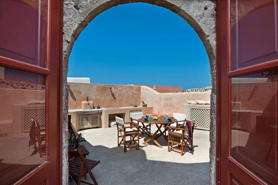 Day, Balcony/Terrace, Seating area, Dining area