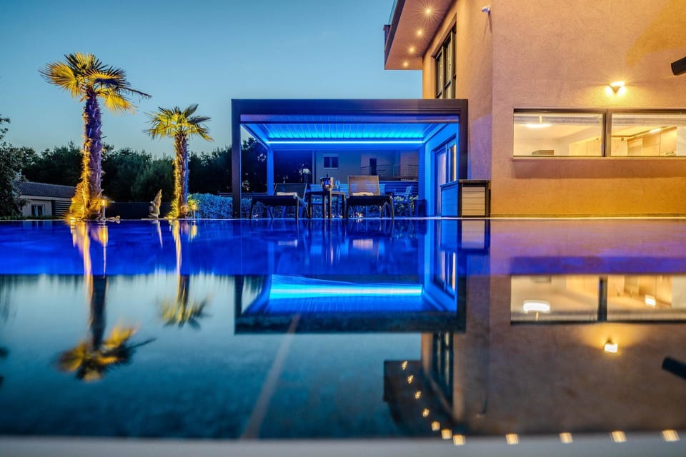 Pool view, Swimming pool