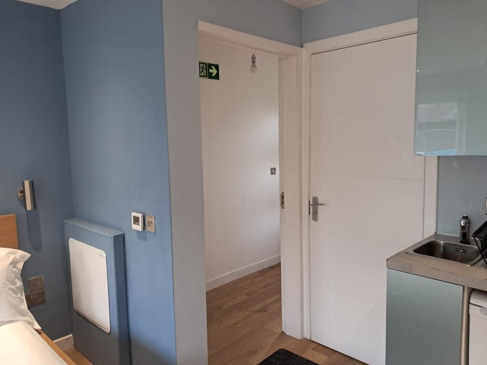 The Green Retreat Edinburgh, 2-minute walk to bus stop Vacation rental in Edinburgh