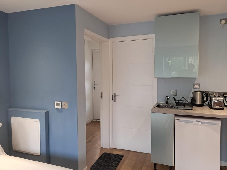 The Green Retreat Edinburgh, 2-minute walk to bus stop Vacation rental in Edinburgh