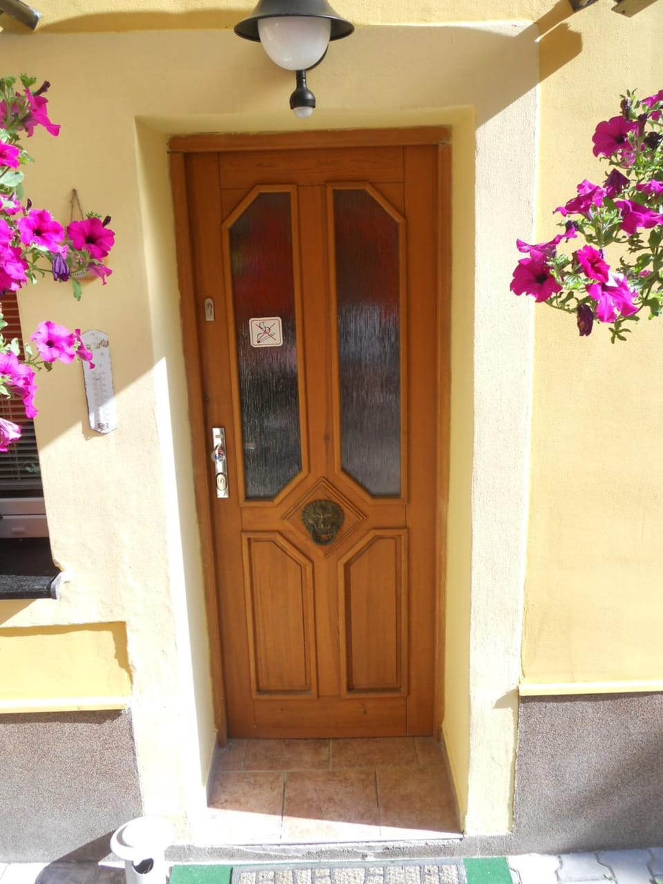 Facade/entrance