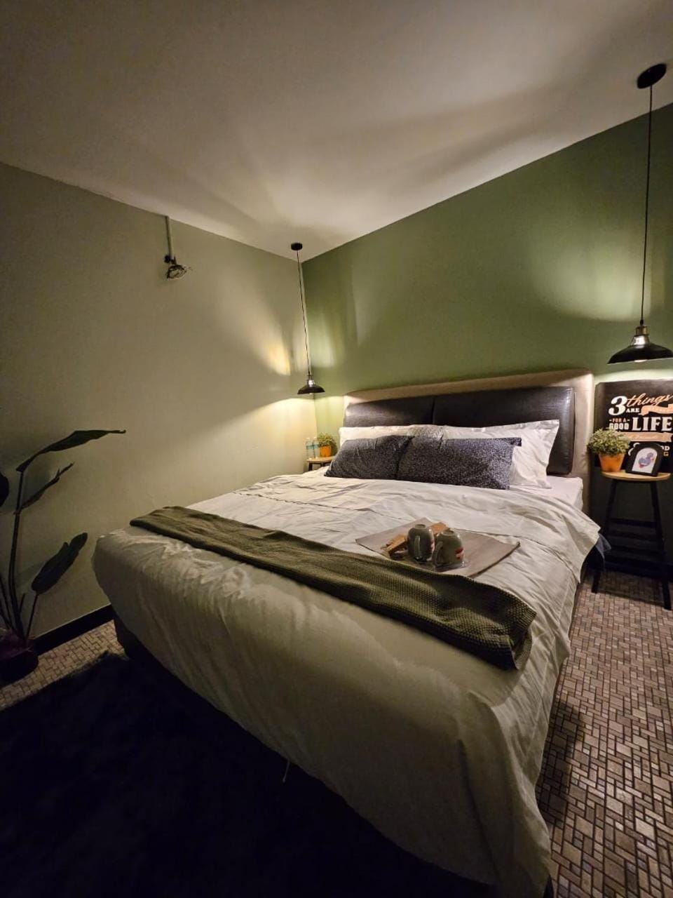 Bed, Photo of the whole room, Bedroom