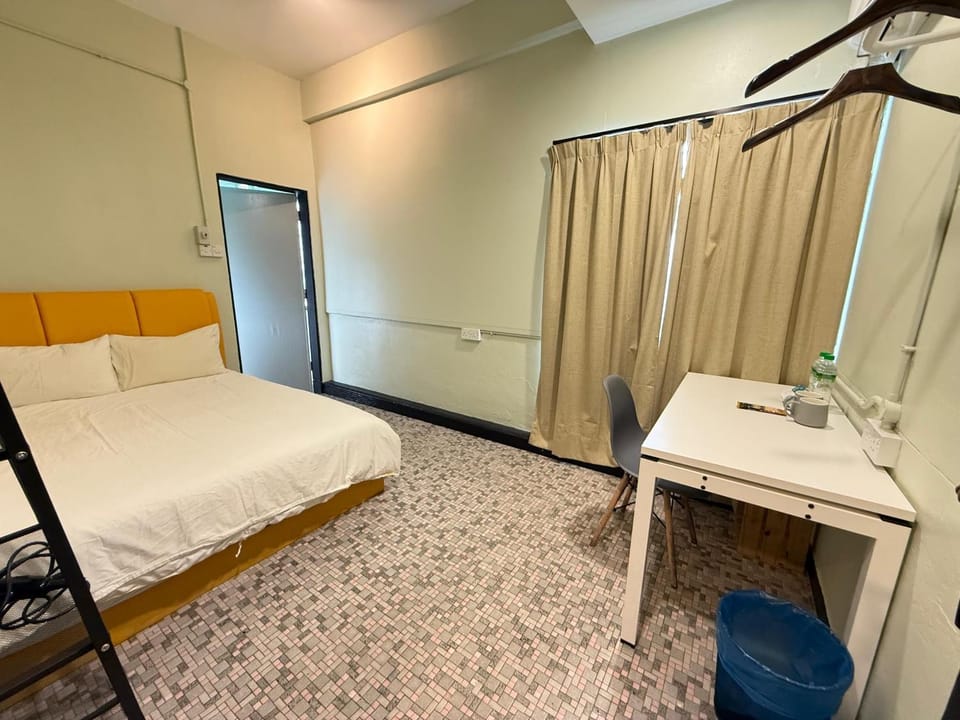 Bed, Bathroom, Photo of the whole room, Bedroom, hair dresser, towels