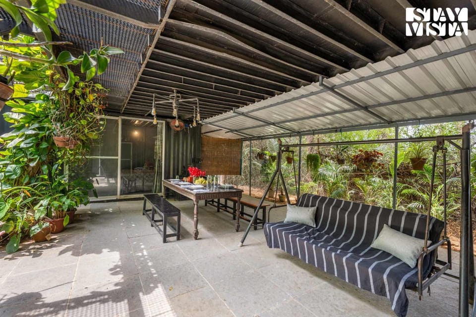 Seating area, Dining area