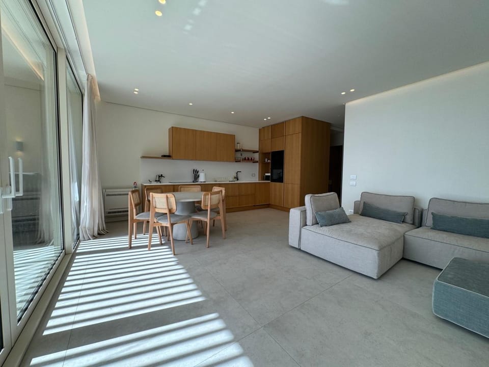 Kitchen or kitchenette, Living room, Seating area, Dining area, oven, stove