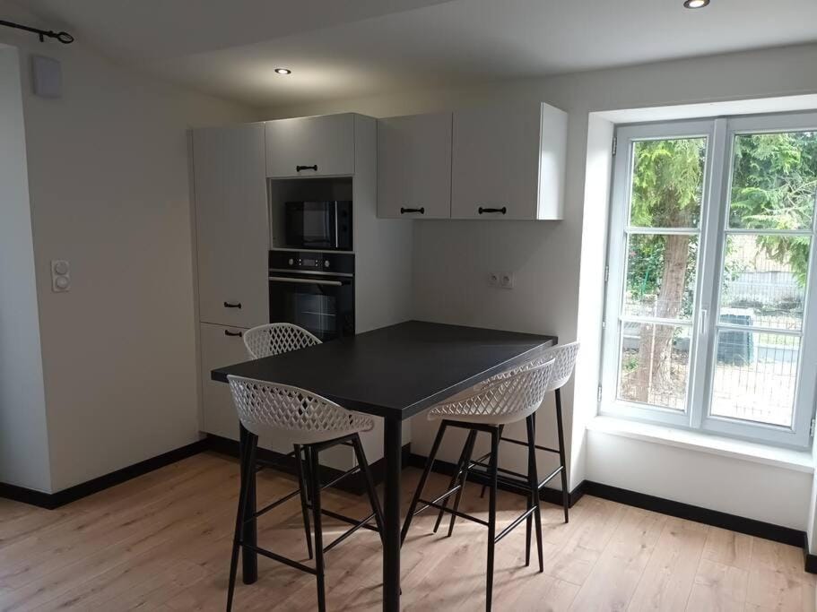 Charmant logement atypique et calme Apartment in Pays de la Loire