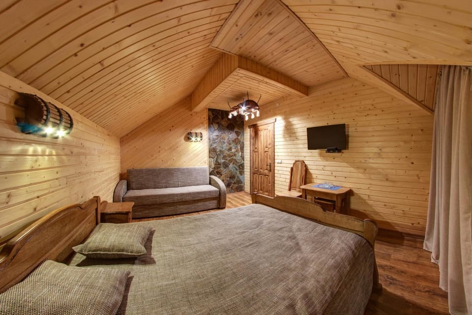 Bed, TV and multimedia, Photo of the whole room, Decorative detail, Bedroom