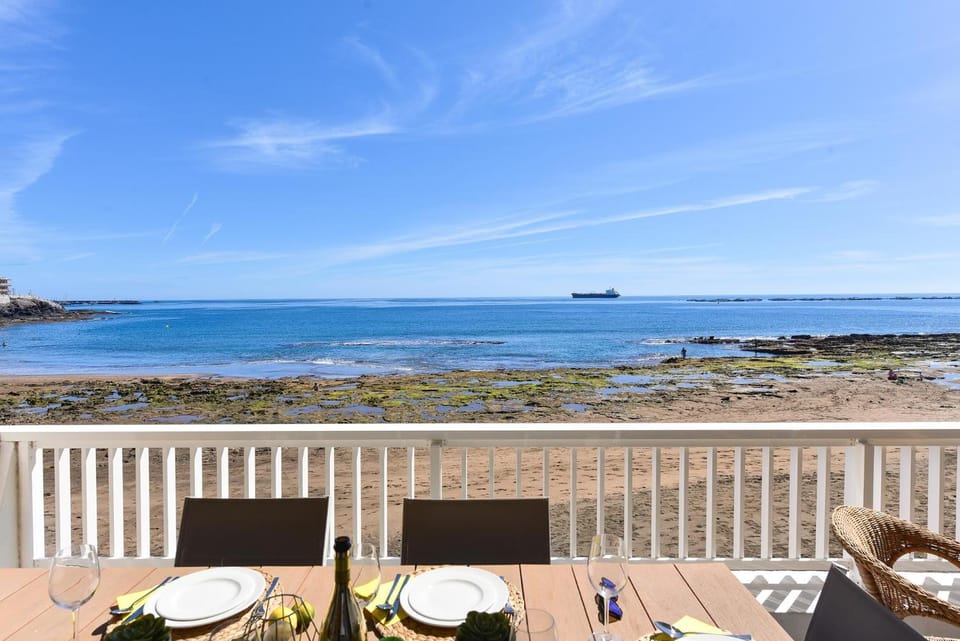 Balcony/Terrace, Dining area, Beach, Sea view