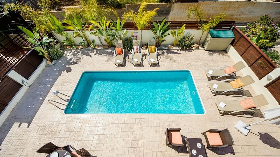 Swimming pool, Swimming pool