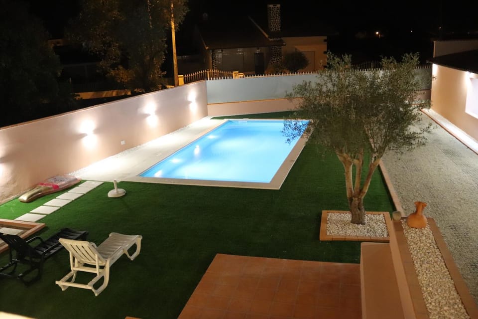 Patio, Garden, Swimming pool, sunbed