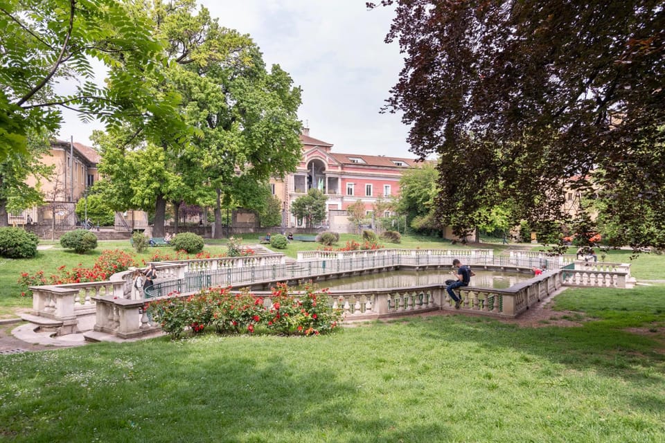 Nearby landmark, Natural landscape