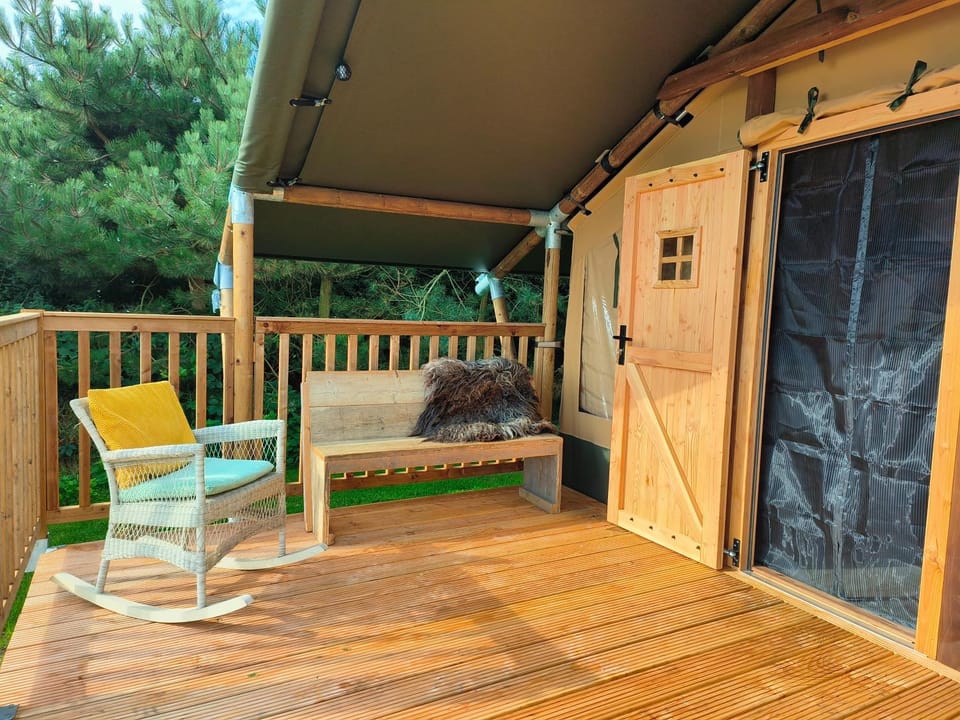 Luxe safaritent Luxury tent in Friesland, Netherlands