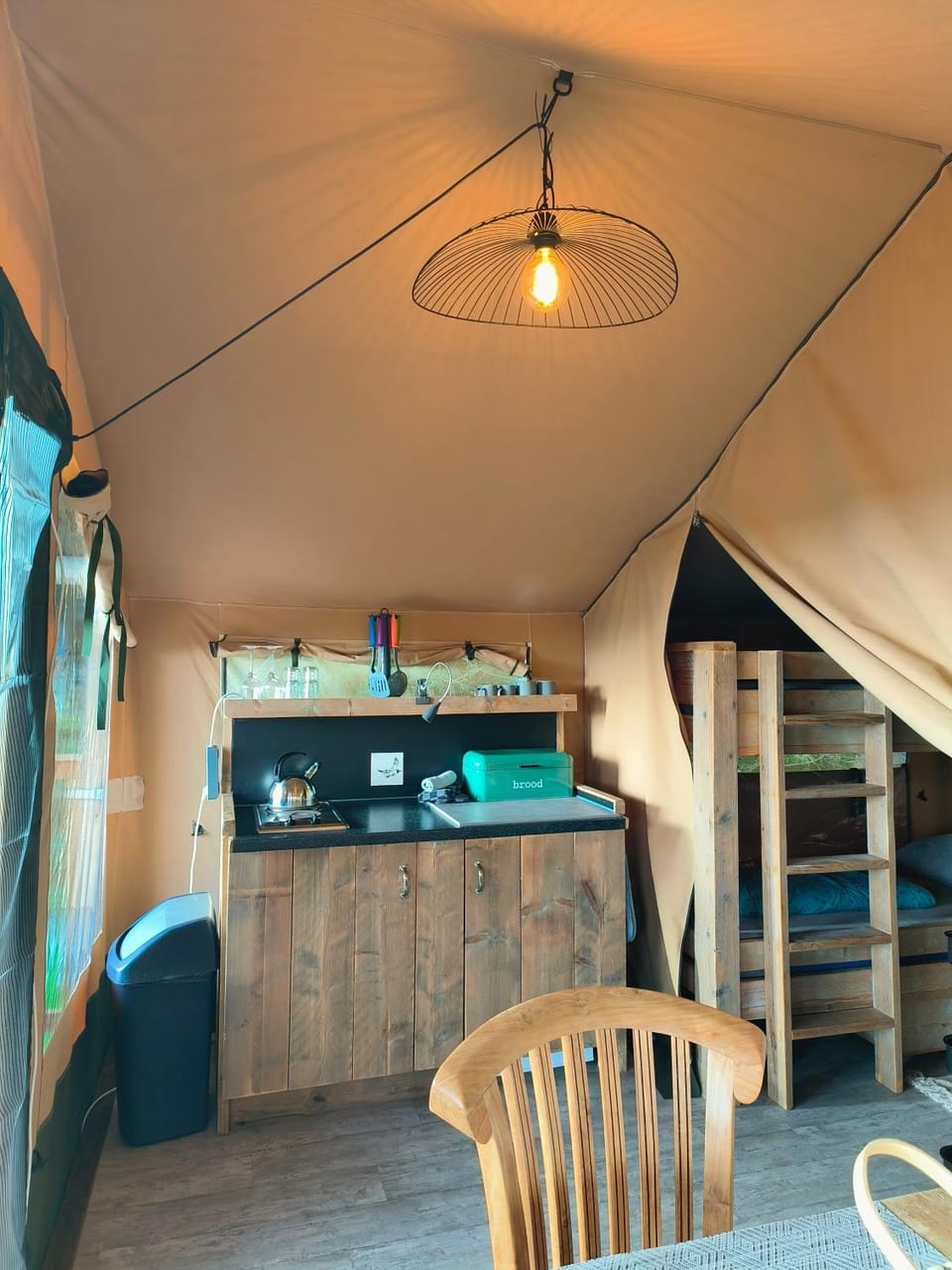 Luxe safaritent Luxury tent in Friesland, Netherlands