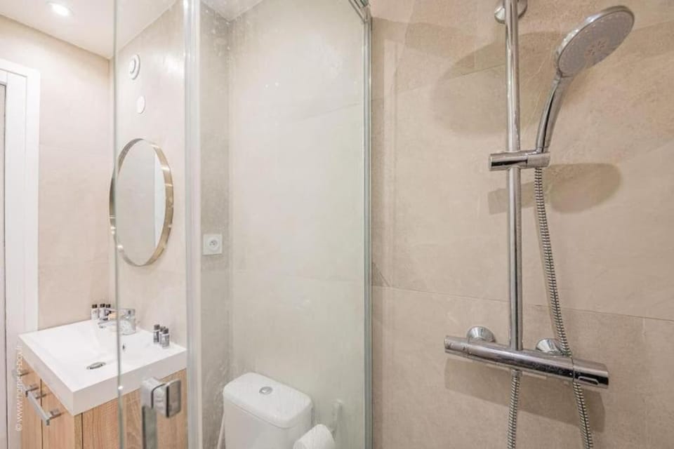 Appartement design avec jardin privatif Apartment in Paris