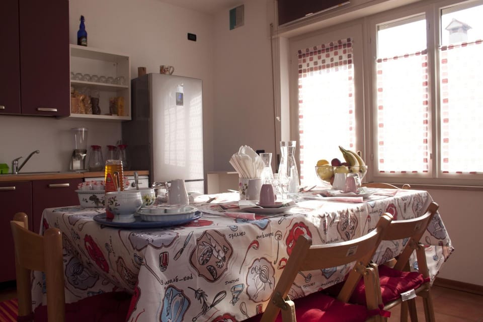 Communal lounge/ TV room, Dining area