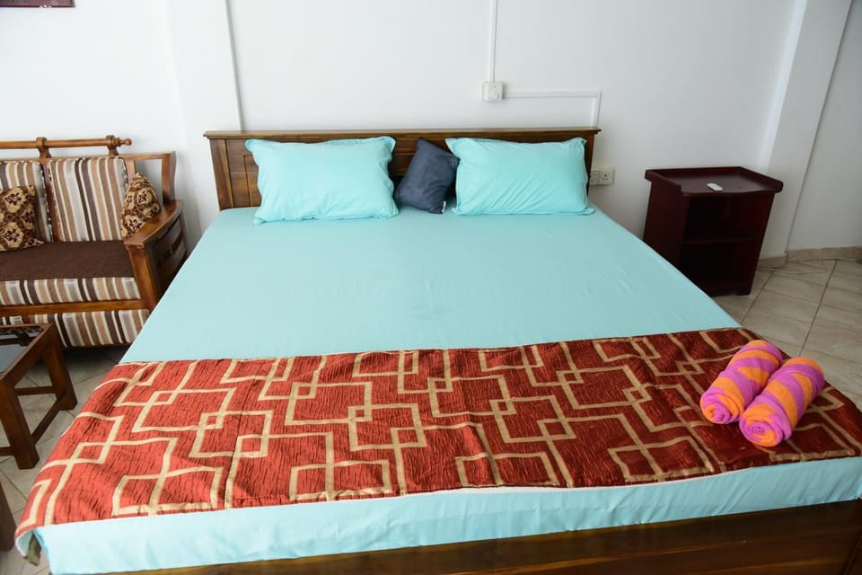 Hotel Happy Tuna Bed and Breakfast in Hikkaduwa