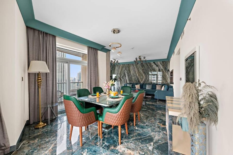 FIRST CLASS 2BR Stunning Fountain View Apartment in Dubai