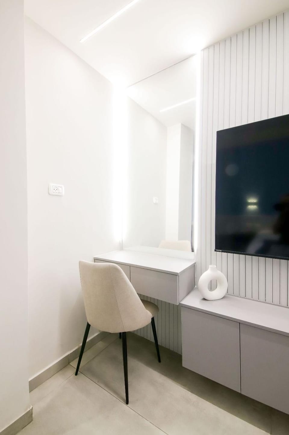 Mamilla Brilliant Emerald 1 Apartment in Jerusalem