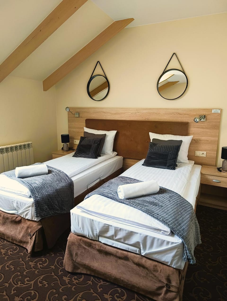 Bed, Photo of the whole room, Bedroom, towels