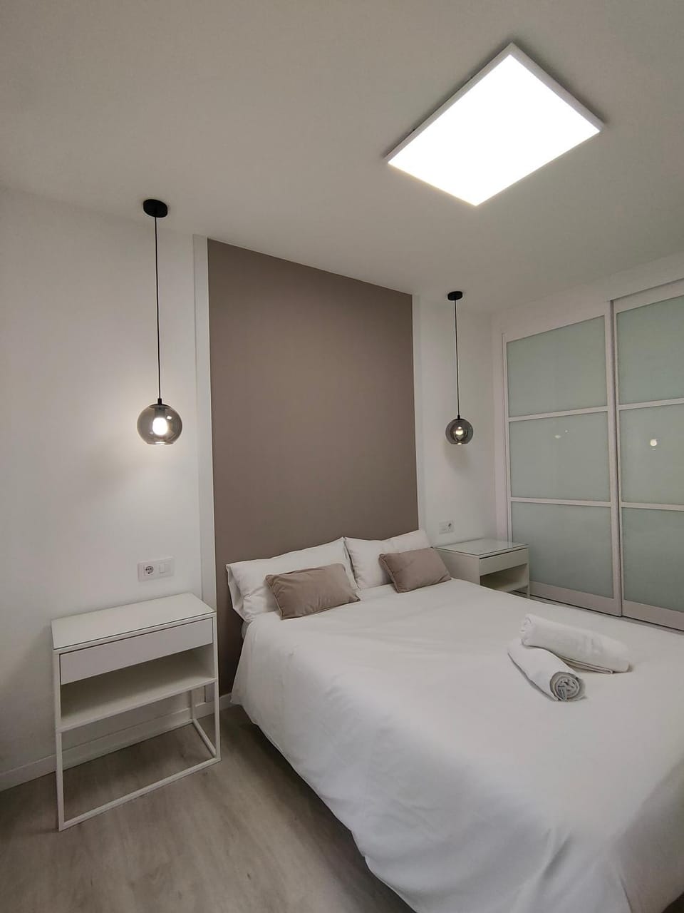 Bed, Photo of the whole room, Bedroom, wardrobe