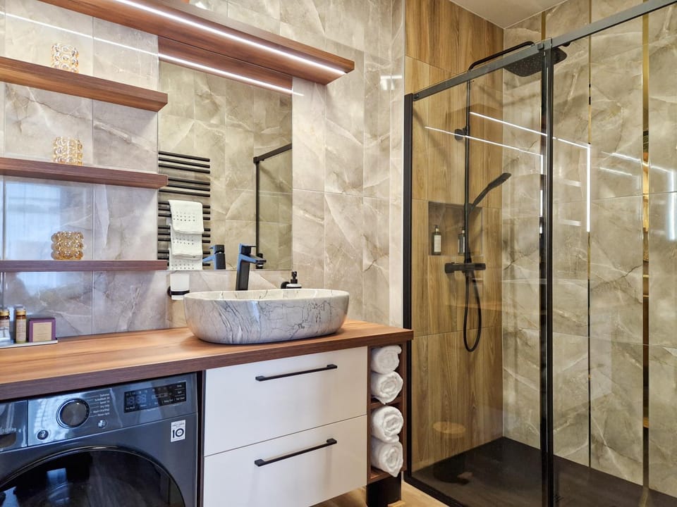 Shower, Bathroom