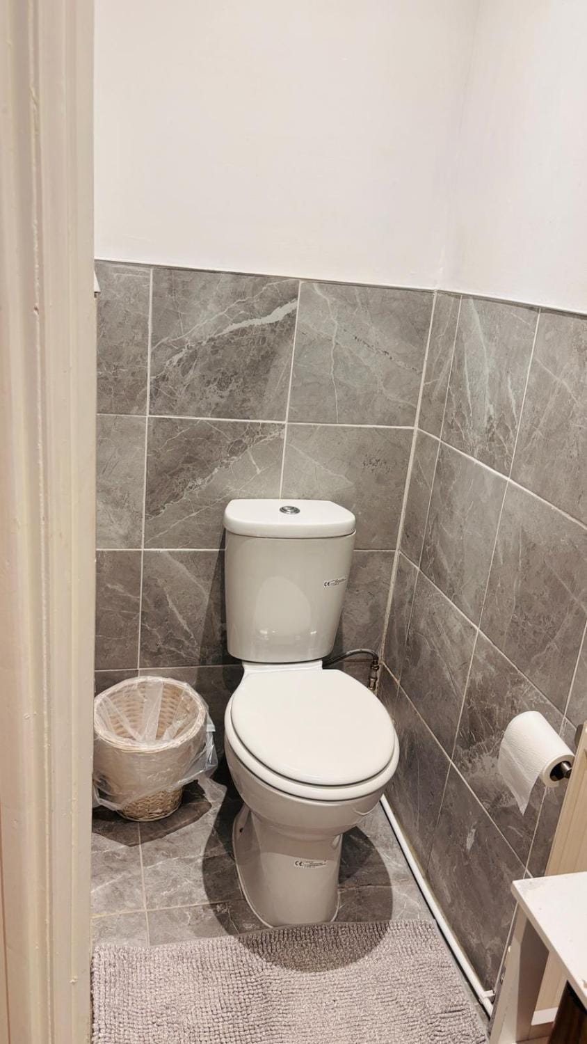 Toilet, Bathroom