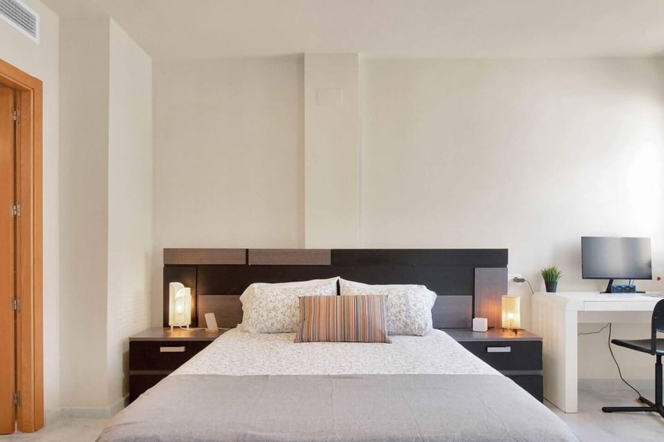 Casa Sur: Spacious & stylish 4BR by the sea House in Sitio de Calahonda