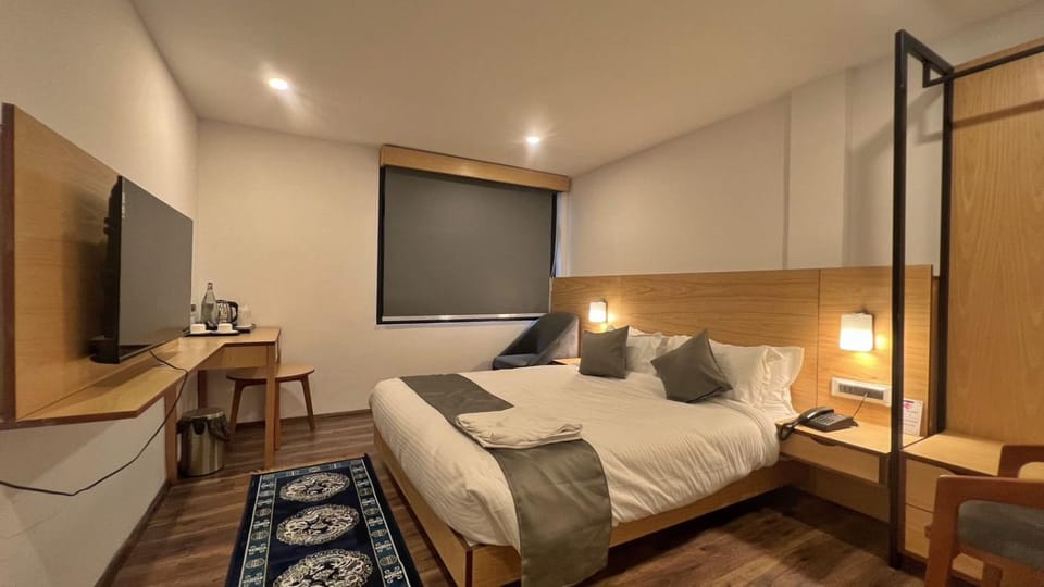 Bed, Photo of the whole room, hair dresser
