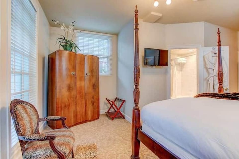 Portland's White House Carriage House House in Portland
