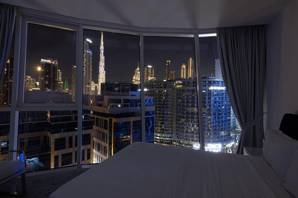 Bed, Night, Photo of the whole room, Bedroom, City view