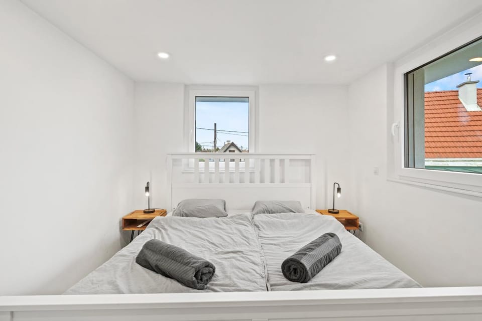 Living room, Bedroom