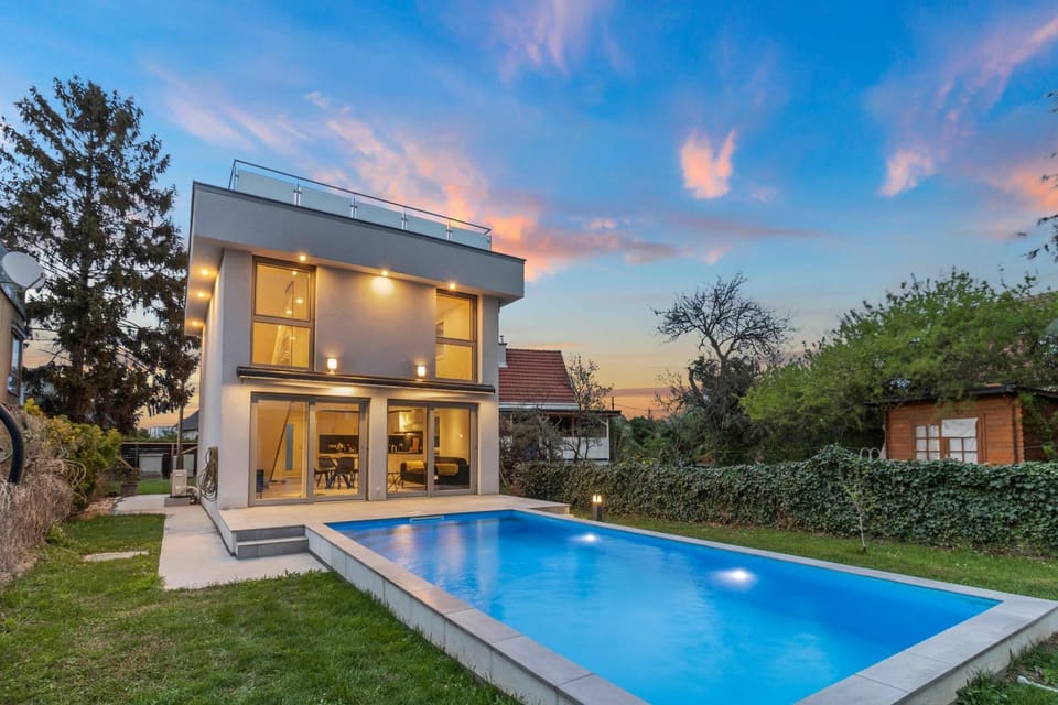 Property building, Swimming pool