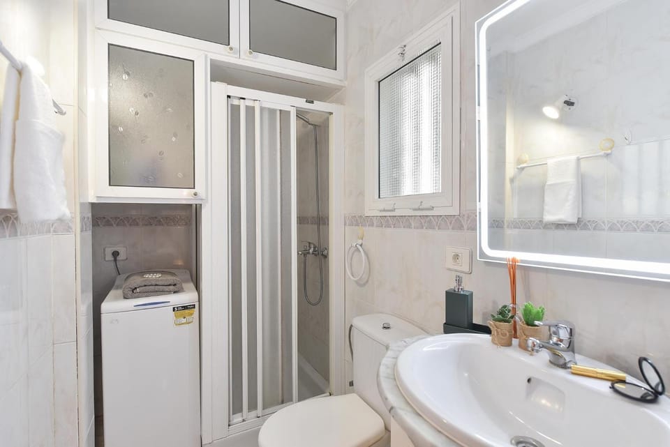 Shower, Bathroom, towels