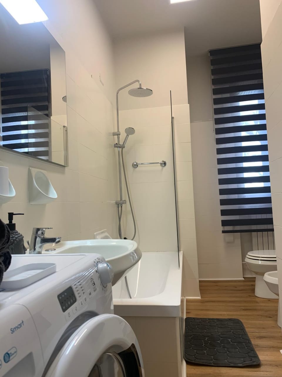 Shower, Toilet, Bathroom, Bath, towels, washing machine