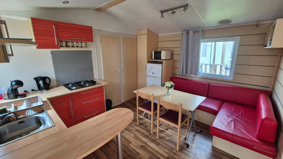 MOBILE-HOME AC CLIM prox Europapark et Rulantica Campground/ 
RV Resort in Ortenau
