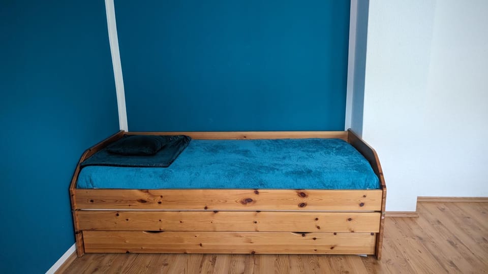 Bed, Living room, Photo of the whole room