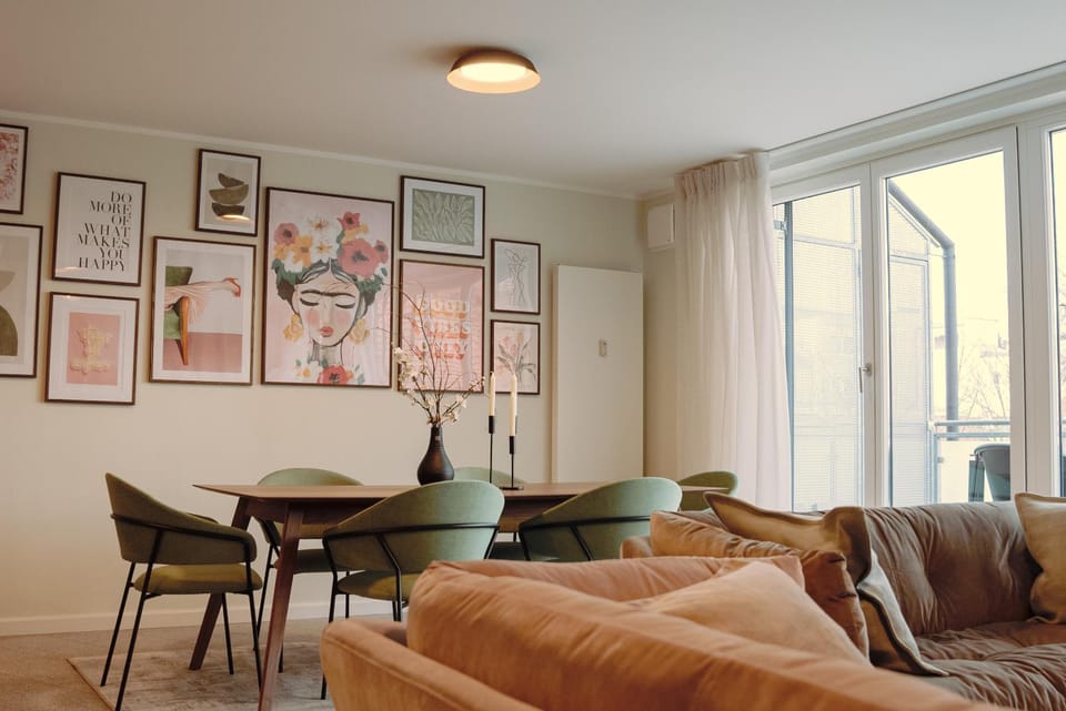 Living room, Decorative detail, Dining area