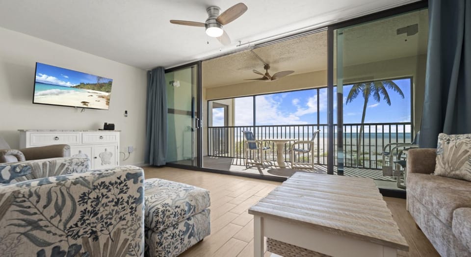 Natural landscape, Balcony/Terrace, Living room, Sea view