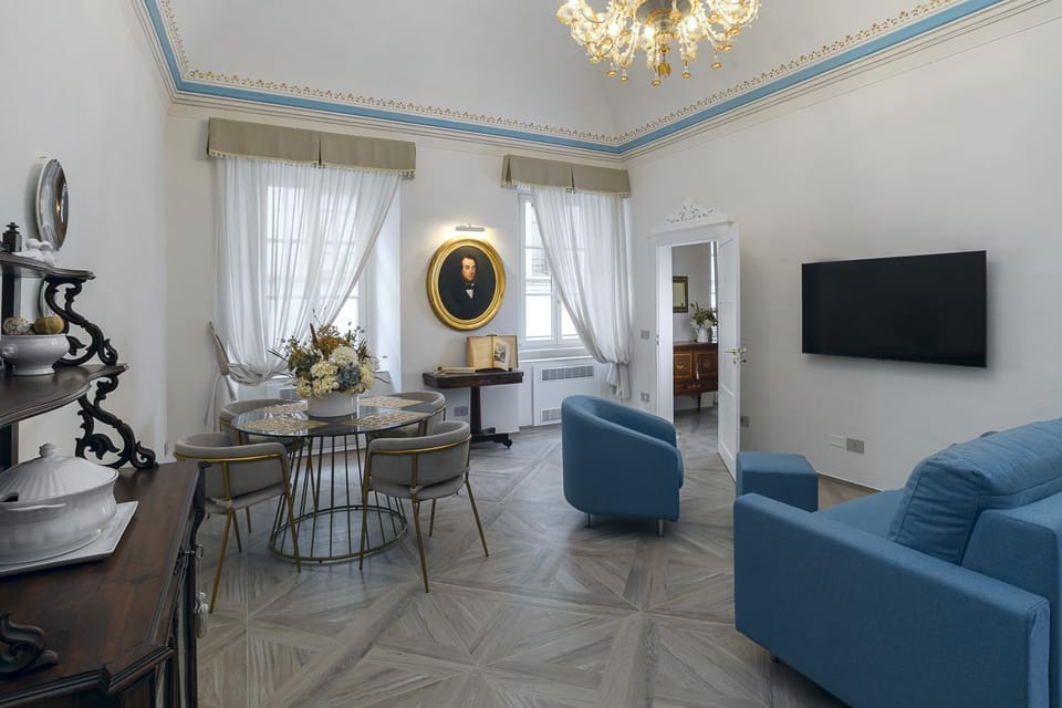 Communal lounge/ TV room, TV and multimedia, Living room, Seating area