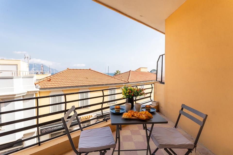 Balcony/Terrace, Dining area