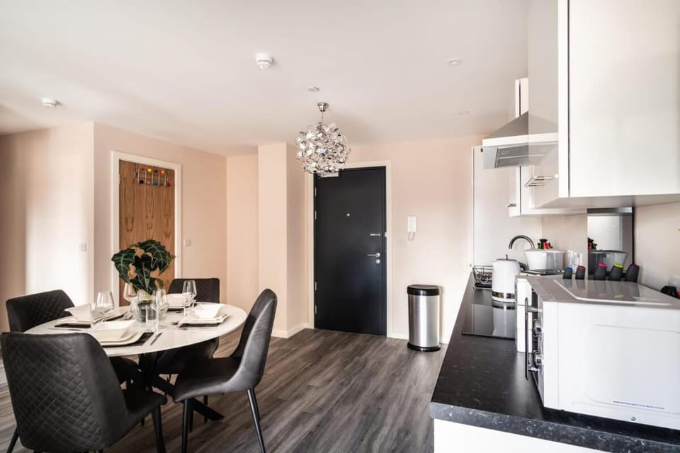Spacious & Bright 2 Bed Apartment in Manchester Apartment in Salford