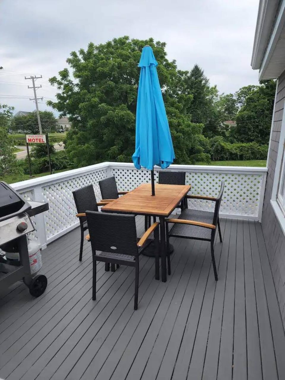 Middletown Modern Apartment w/ Private Deck - RIBryan Properties Apartment in Middletown