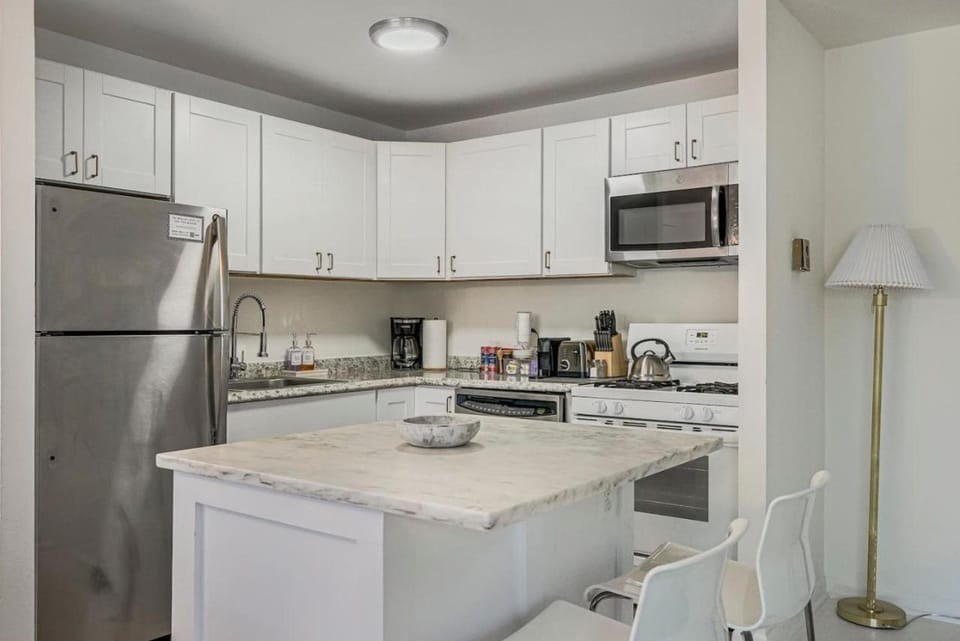 Crystal City Boutique Flats 2BR - Free Parking 2878 Apartment in Crystal City