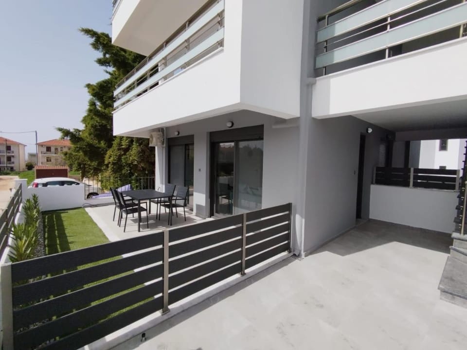 Property building, Balcony/Terrace