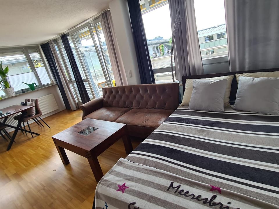 Living room, Bedroom
